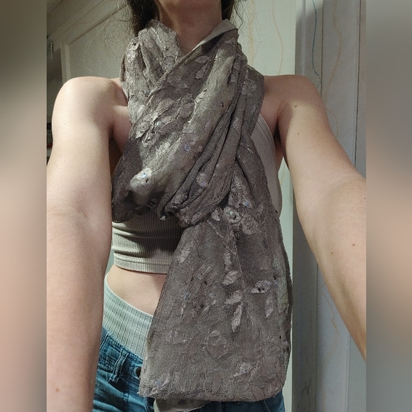 Cynthia Rose tan sequin and beaded scarf - Picture 4 of 6